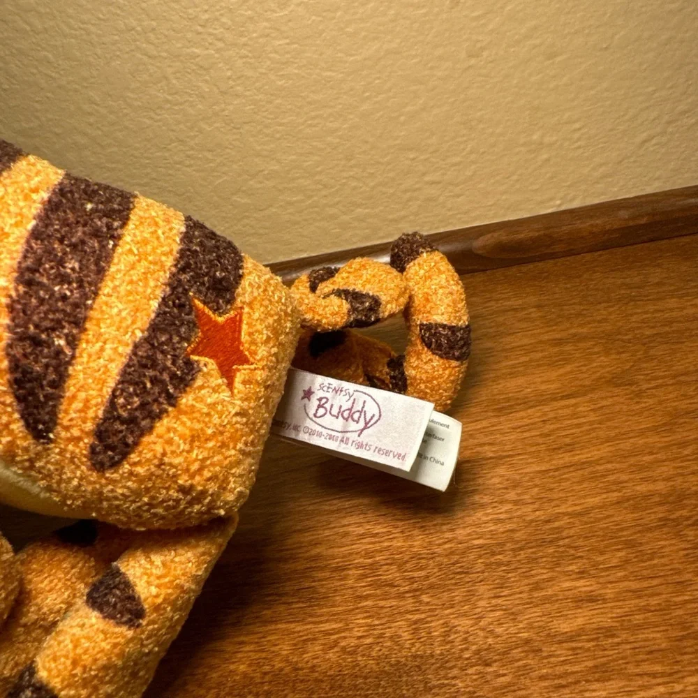 Walt Disney SCENTSY Buddy Tigger Plush Winnie Pooh Bear Orange Tiger‎  13” Scent - Picture 5 of 5